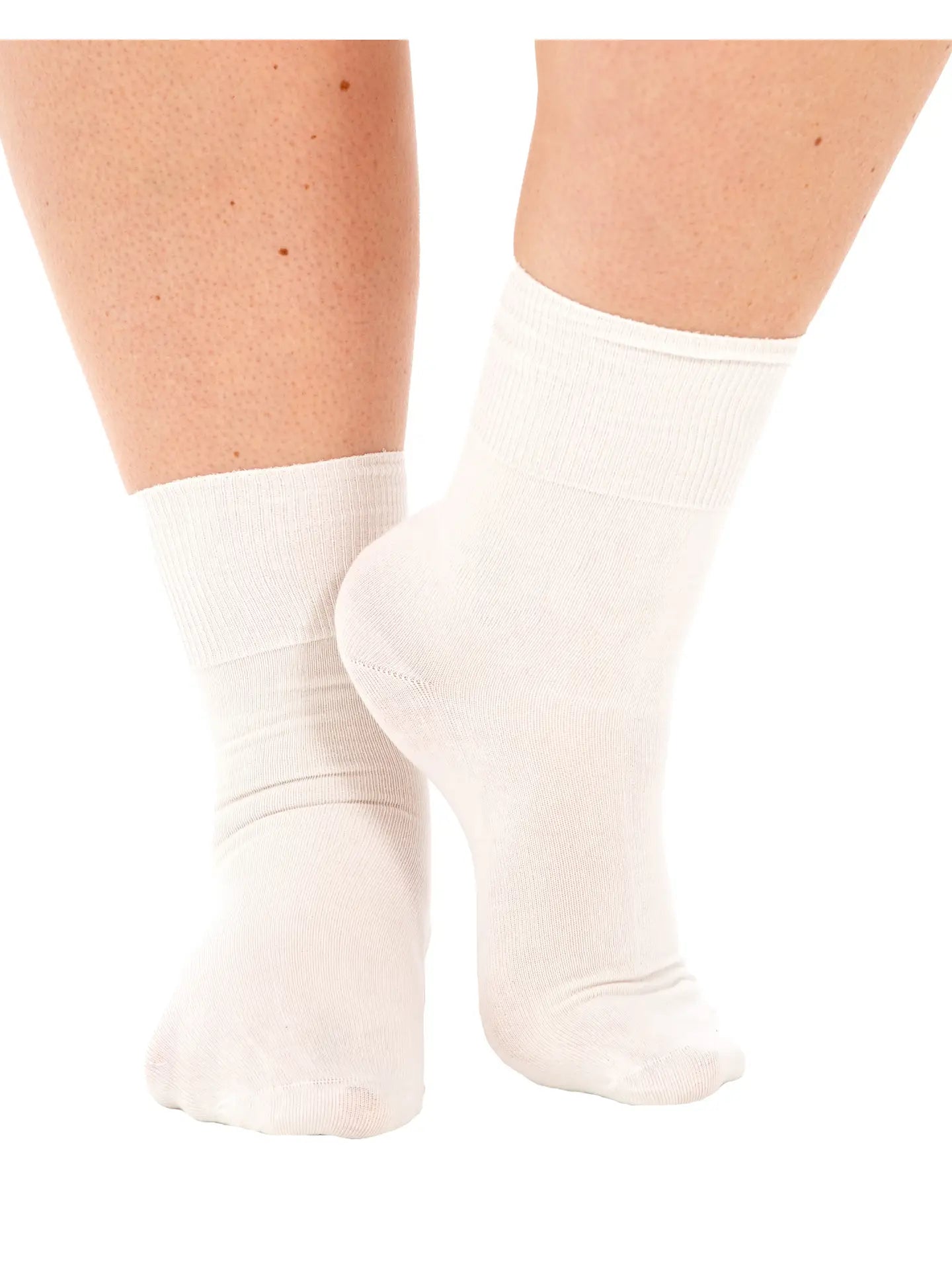 Extra Wide Women's Cotton Quarter Socks - White - The Sockery