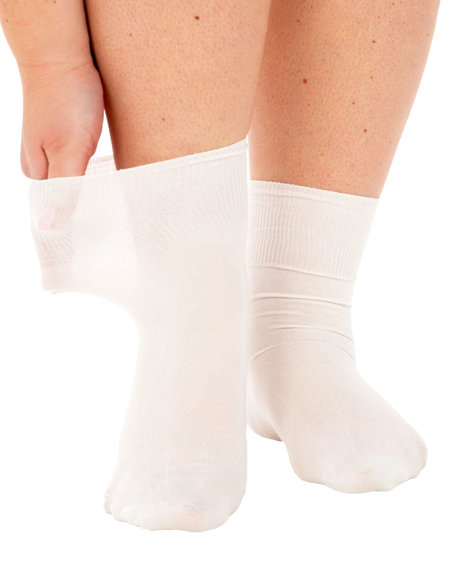 Extra Wide Women's Cotton Quarter Socks - White - The Sockery