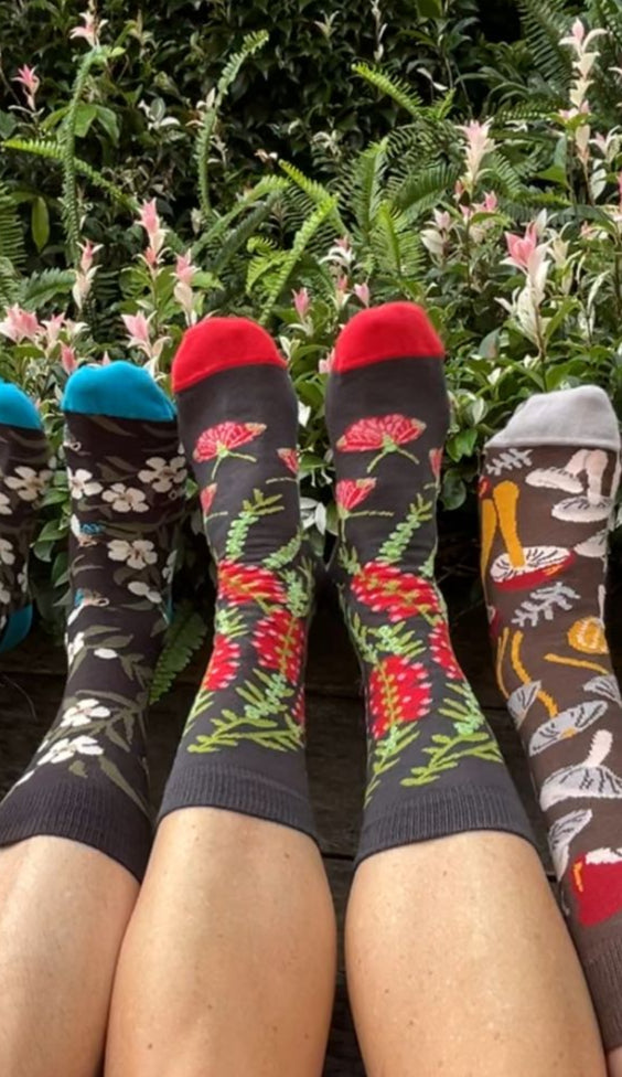Bottle Brush Crew Socks in Charcoal