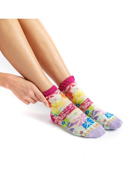 Attractif Women's Frilled Crew Socks