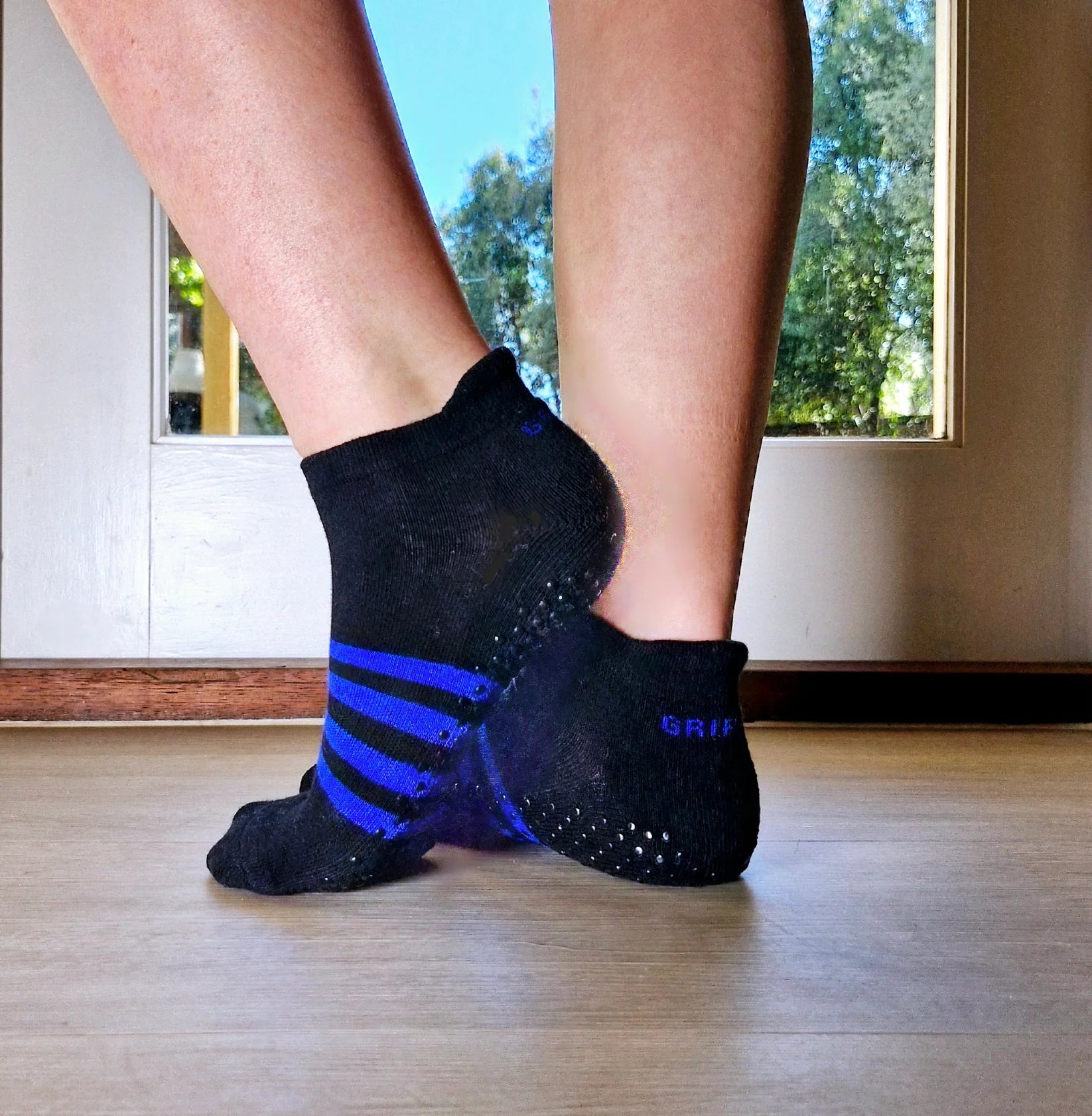 Non Slip Ankle Socks in Blue Stripes
