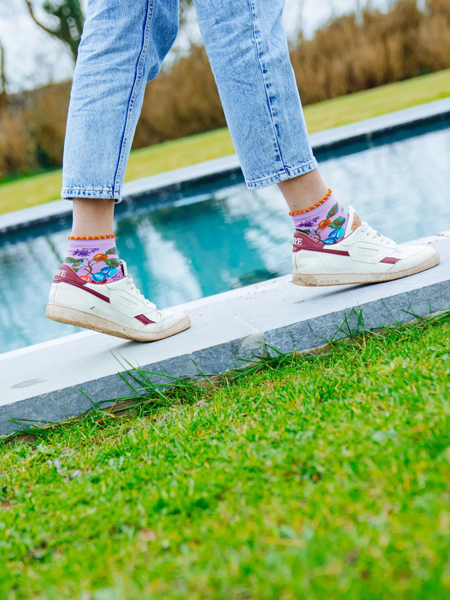 Eden Scalloped Top Women's Quarter Socks