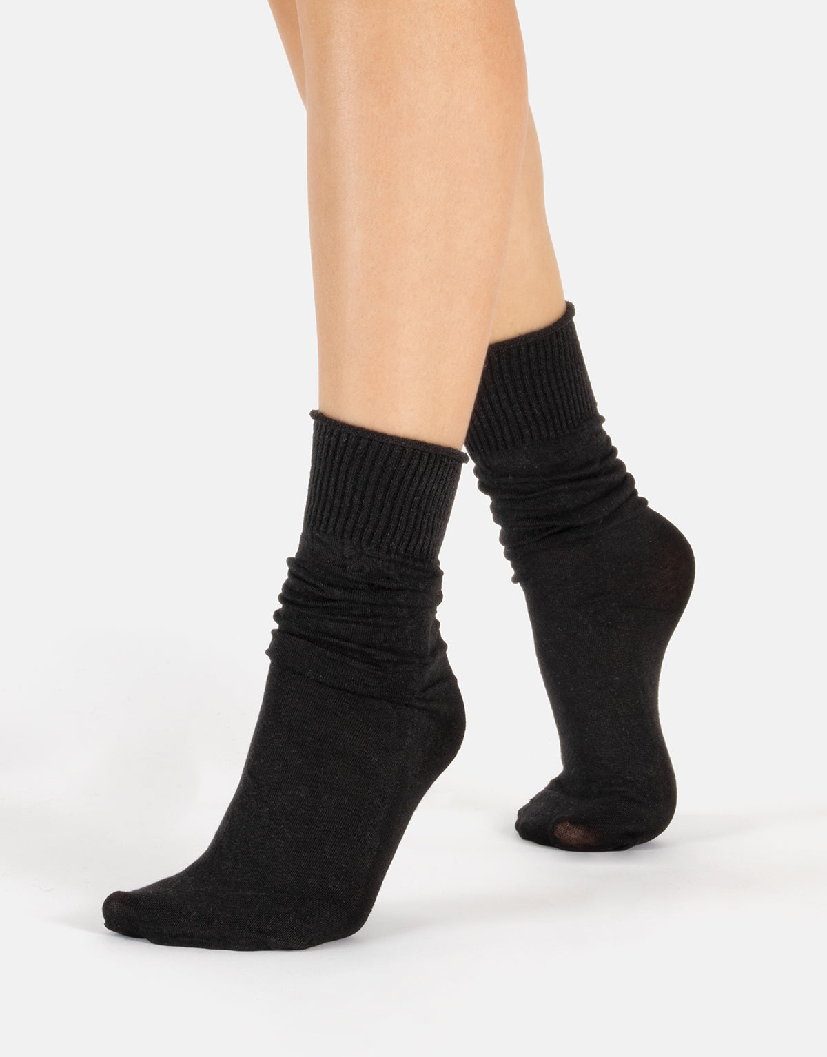 linen socks in black - The Sockery