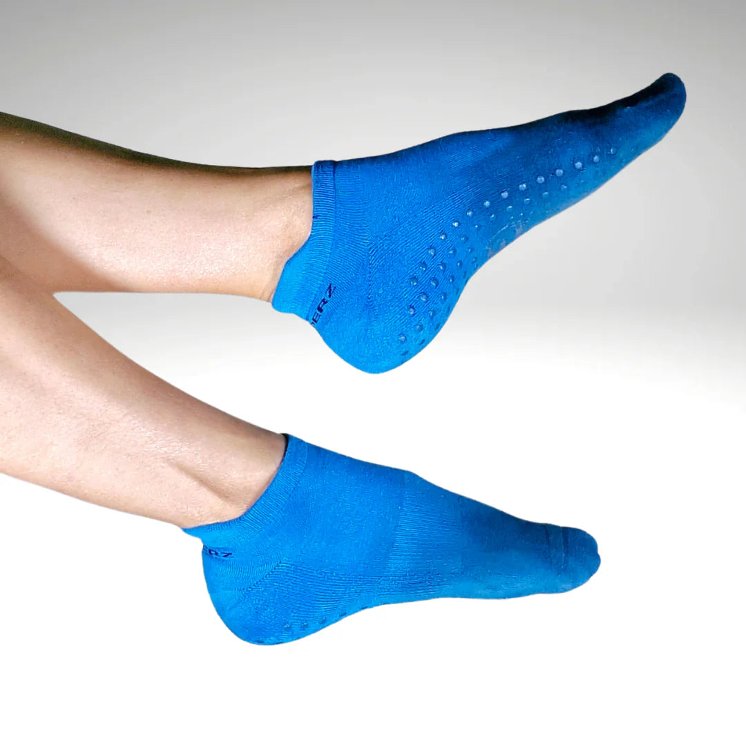 Non Slip Ankle Socks in Blue Dip Dye