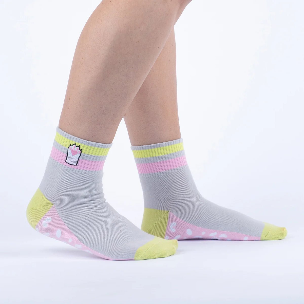 Toe Beans Club Embroidered Quarter Socks 🐾