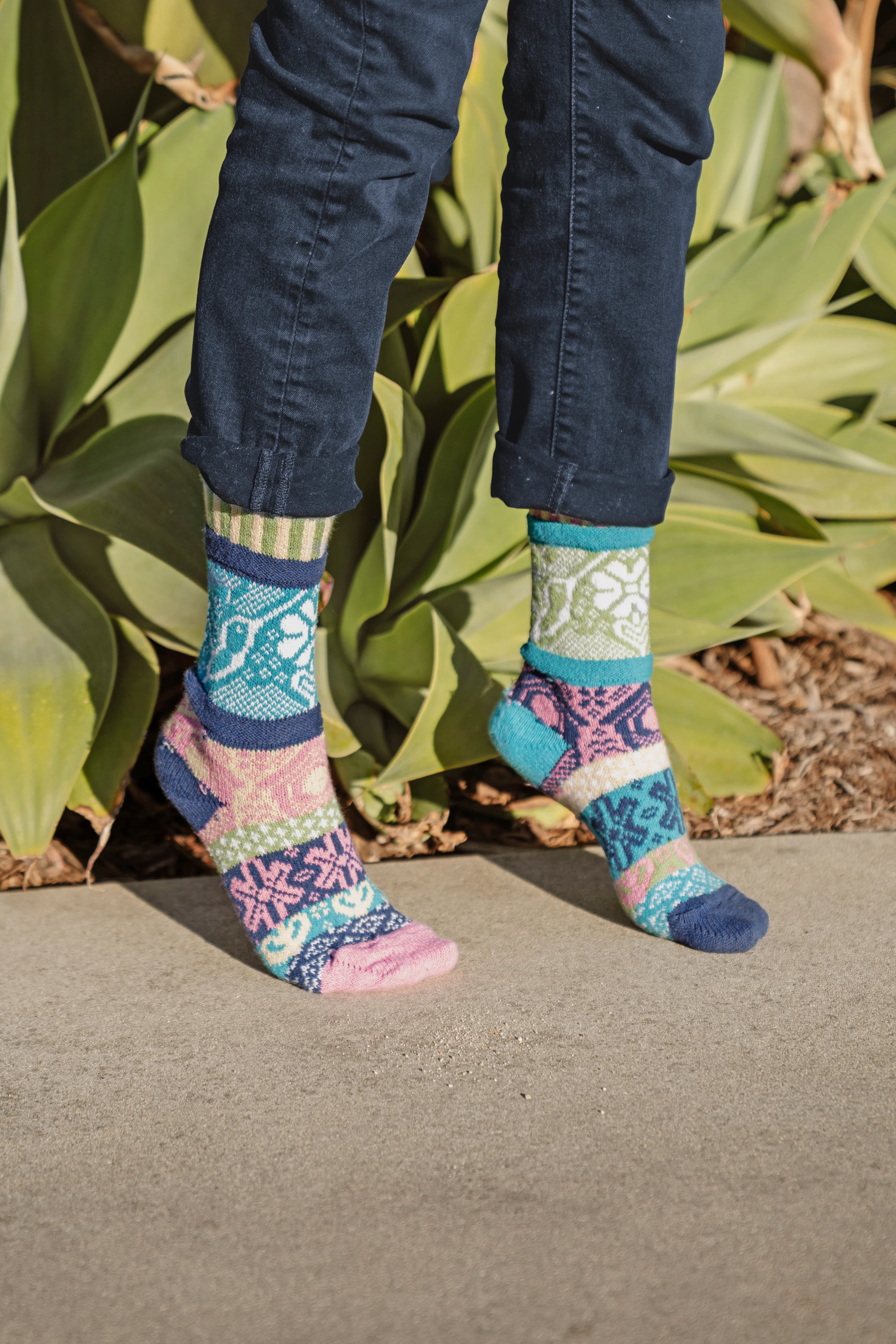 Hummingbird Recycled Cotton Crew Socks - The Sockery