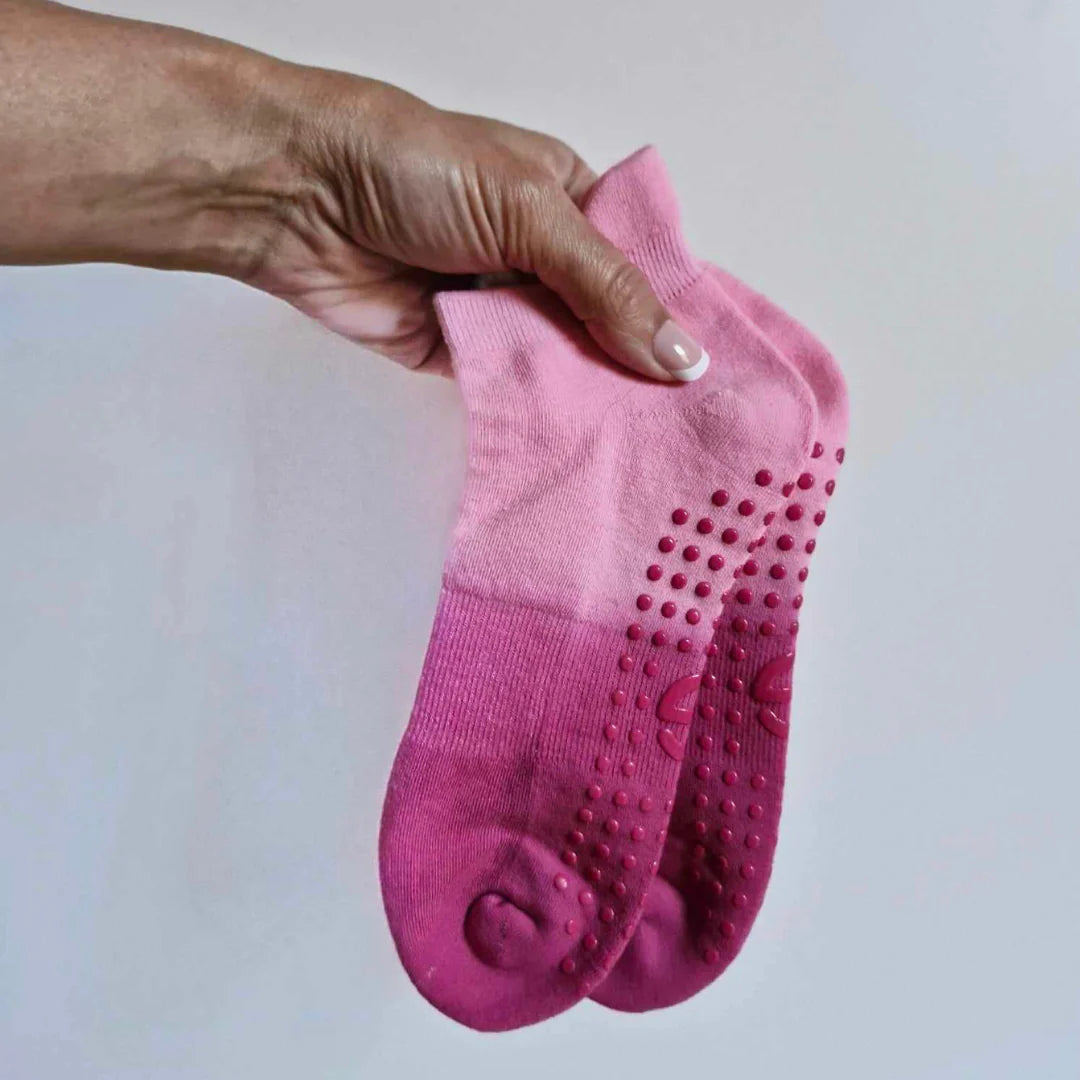 Non Slip Ankle Socks in Pink Ombre