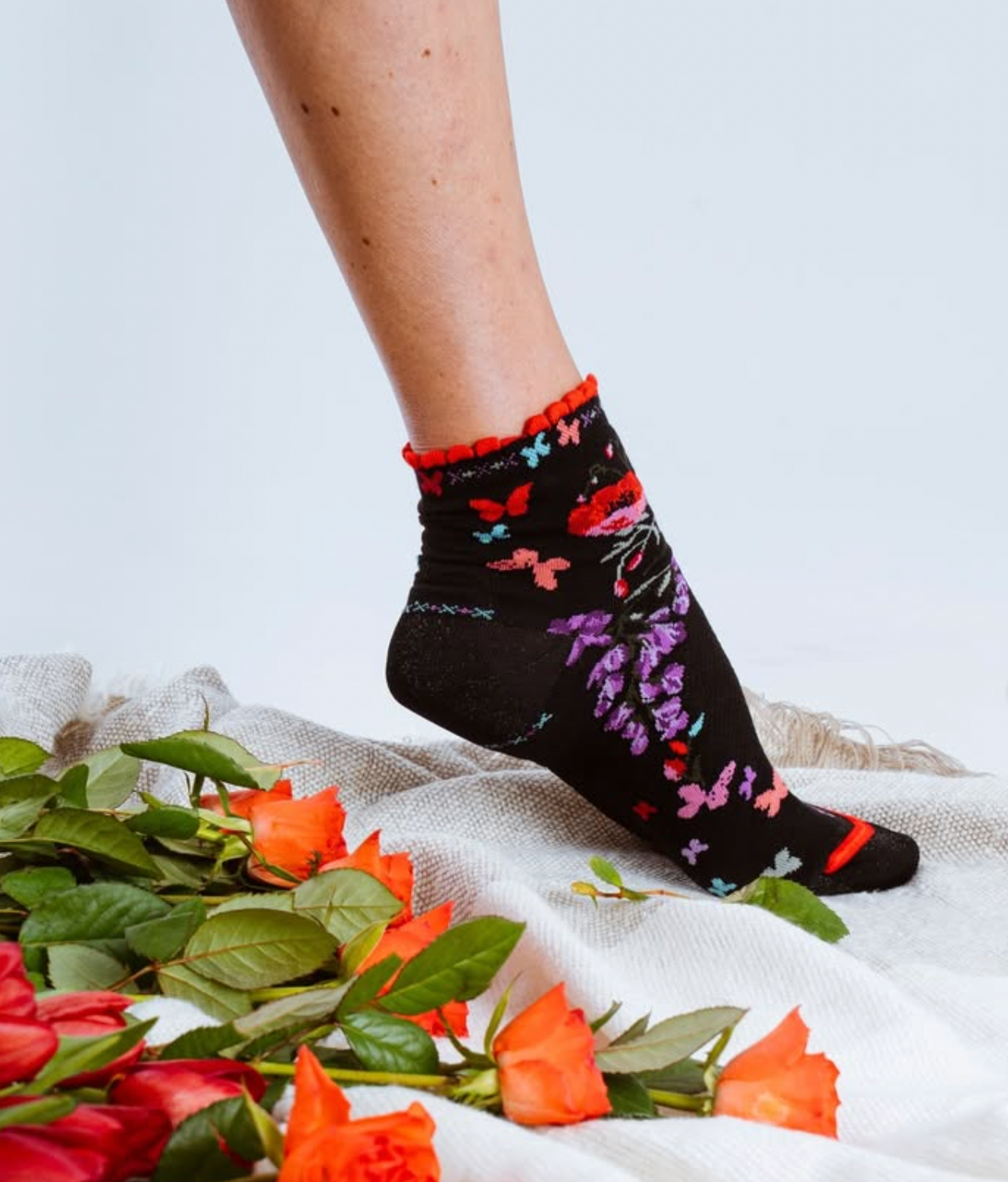 Poppy Scalloped Top Women's Quarter Socks