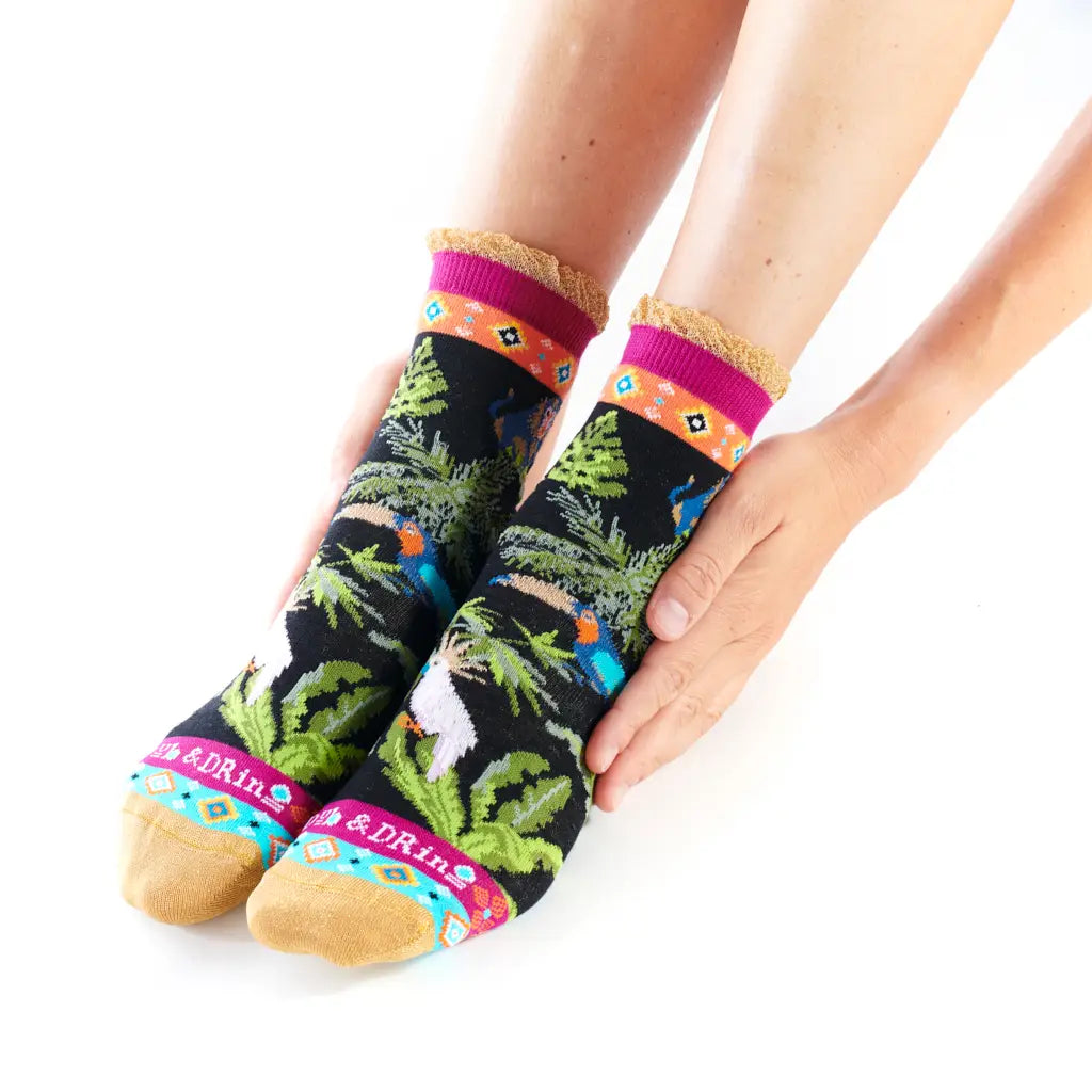 Cacatua Women's Frilled Crew Socks