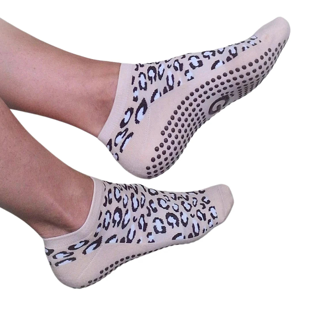 Non Slip Ankle Socks in Leopard Print