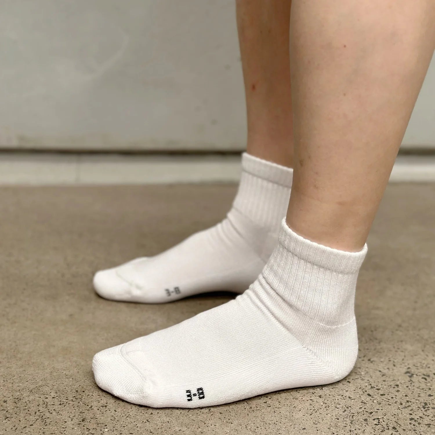 Seam Free Bamboo Athletic Quarter Socks - The Sockery